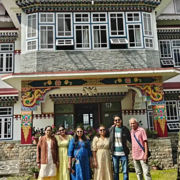 yumthang-valley-happy-travellers
