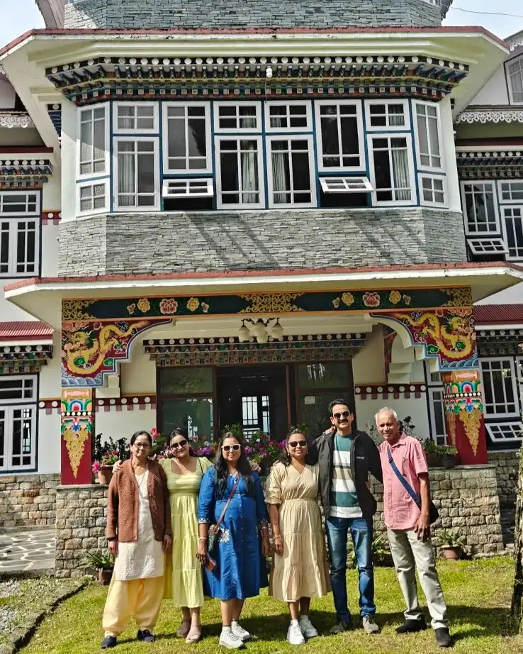 yumthang-valley-happy-travellers